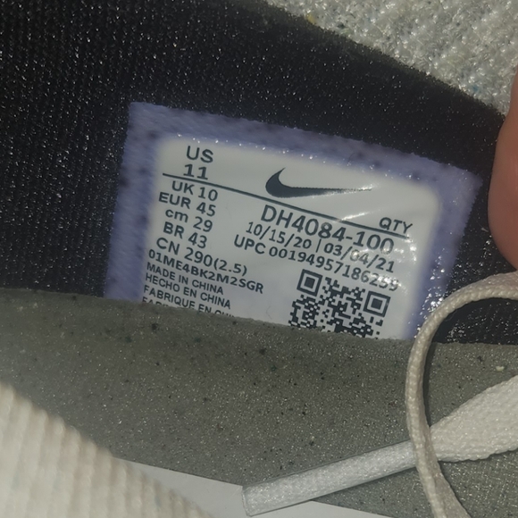 NIKE AIR VAPORMAX MONOCHROME. NEW WITHOUT BOX. - Picture 11 of 11